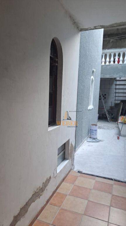 Sobrado à venda com 3 quartos, 240m² - Foto 2