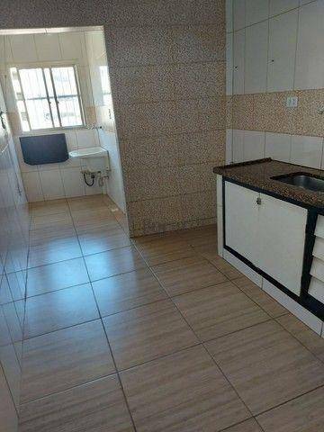 Apartamento à venda com 2 quartos, 70m² - Foto 3