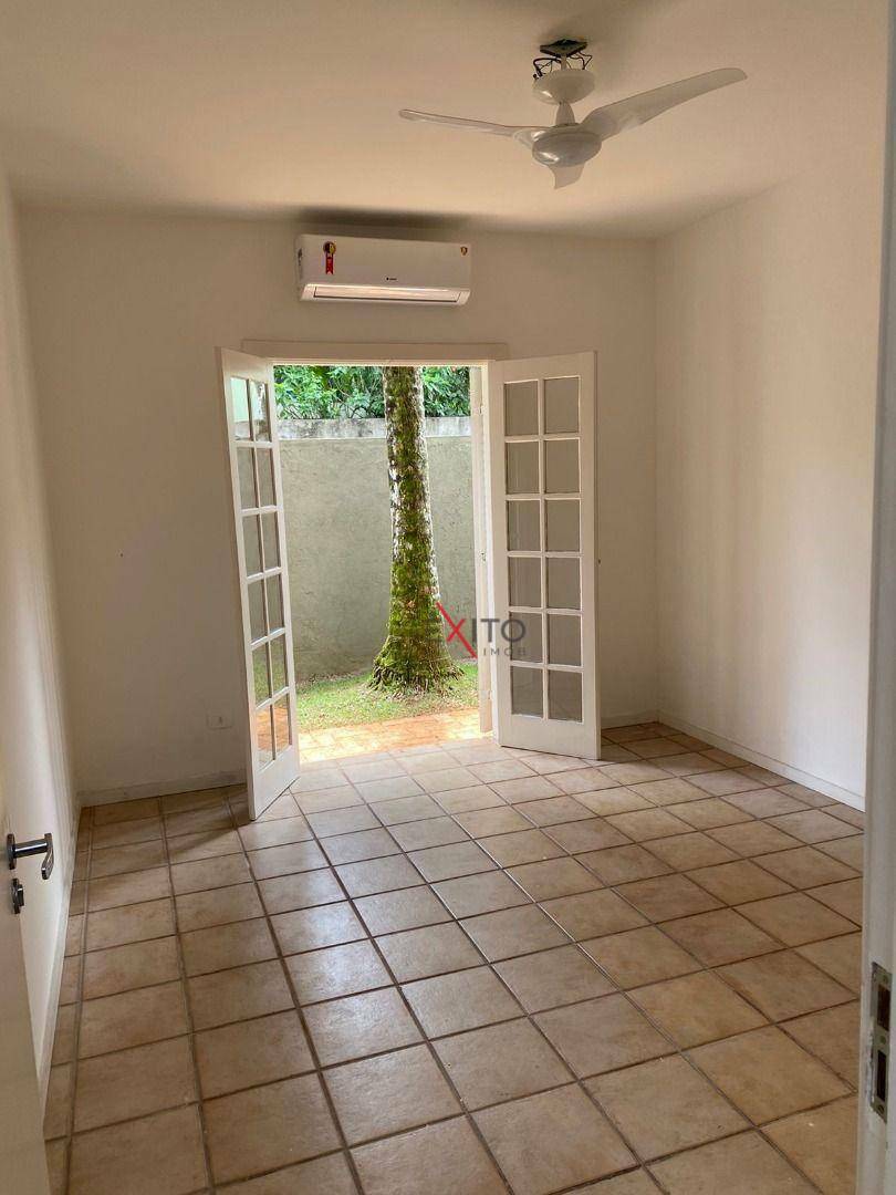 Casa à venda com 4 quartos, 300m² - Foto 11