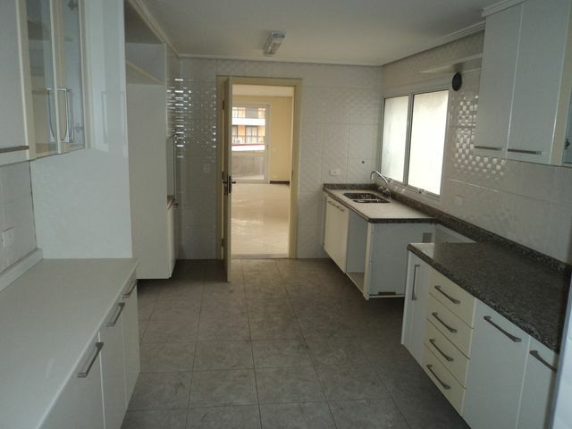 Apartamento à venda com 4 quartos, 240m² - Foto 8