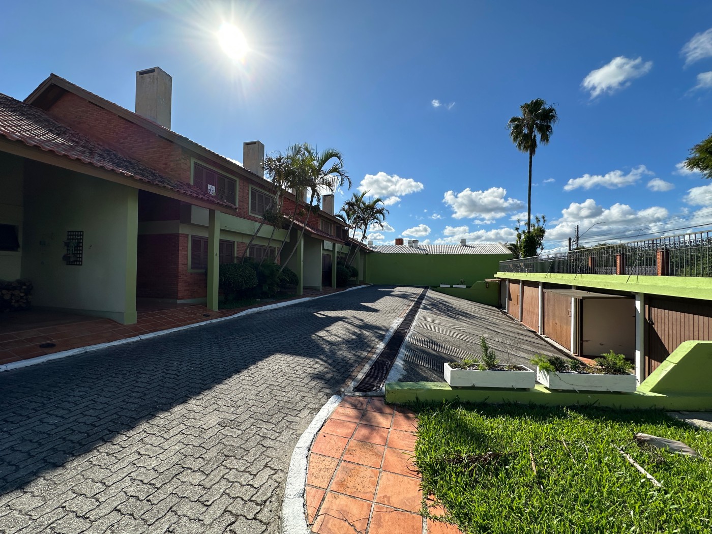 Casa de Condomínio à venda com 3 quartos, 186m² - Foto 1