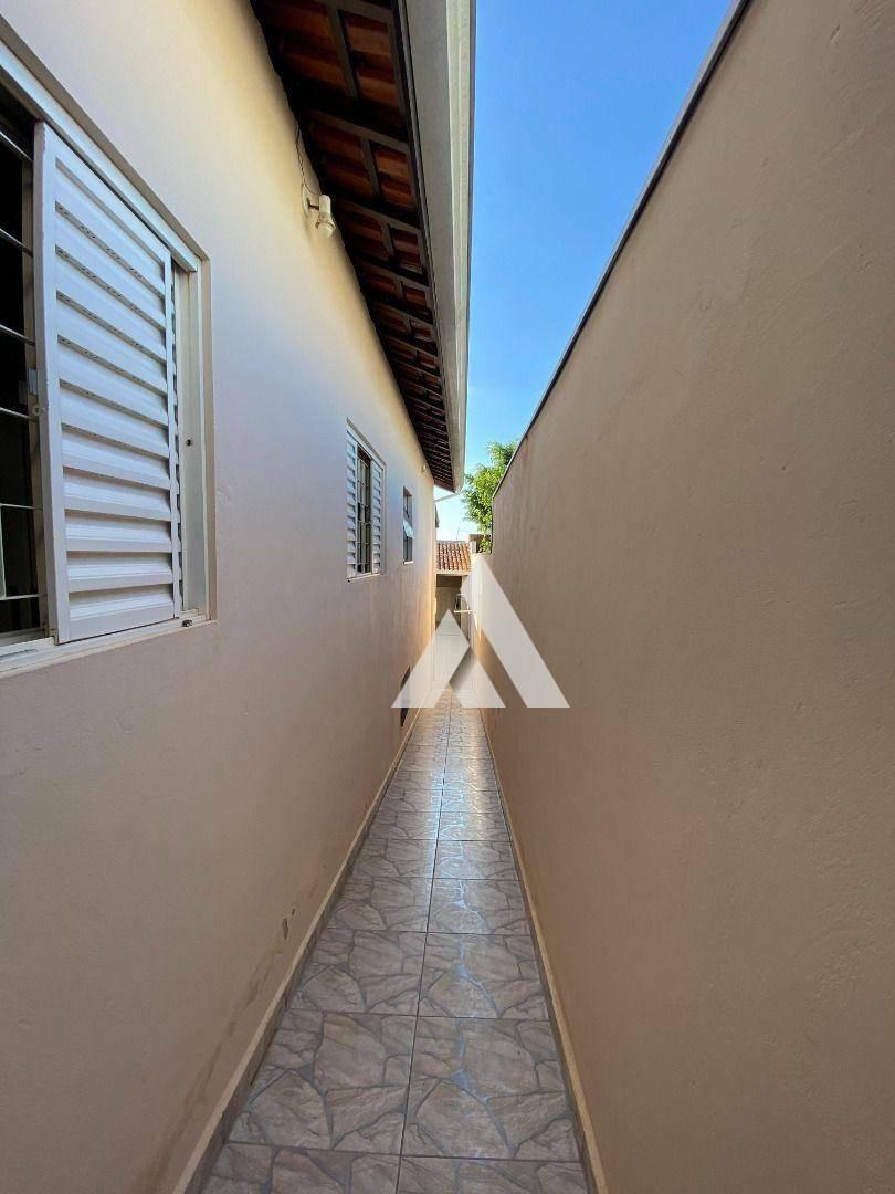 Casa à venda com 4 quartos, 210m² - Foto 22
