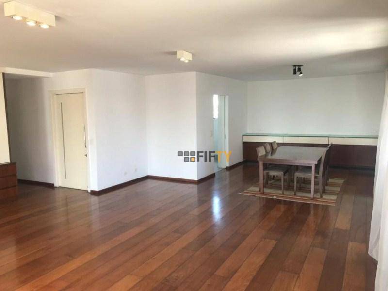 Apartamento à venda com 4 quartos, 226m² - Foto 1