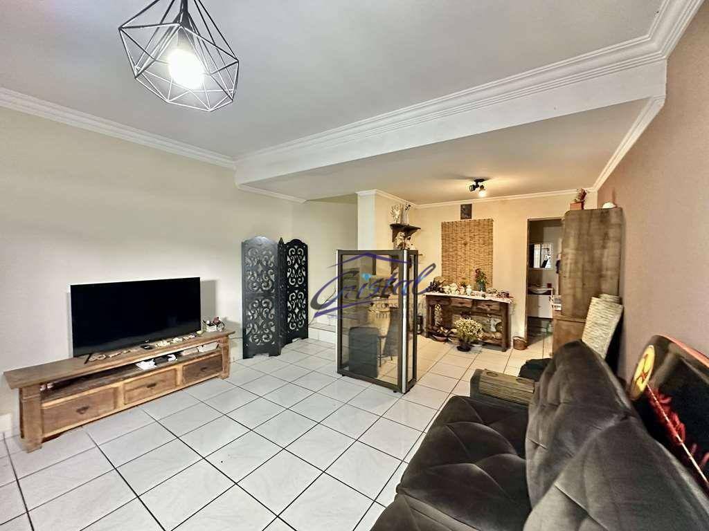 Casa à venda com 2 quartos, 139m² - Foto 8