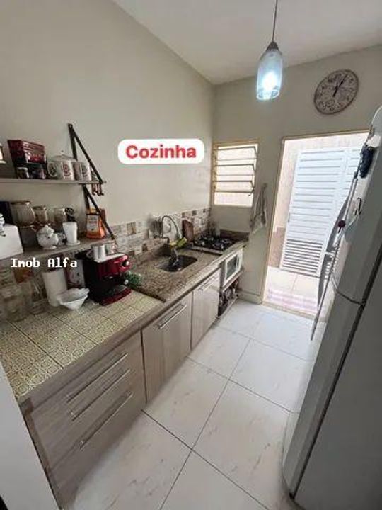 Casa à venda com 3 quartos, 112m² - Foto 11