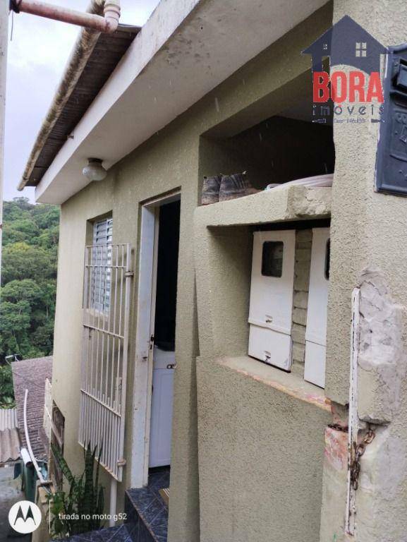 Casa à venda com 1 quarto, 100m² - Foto 2