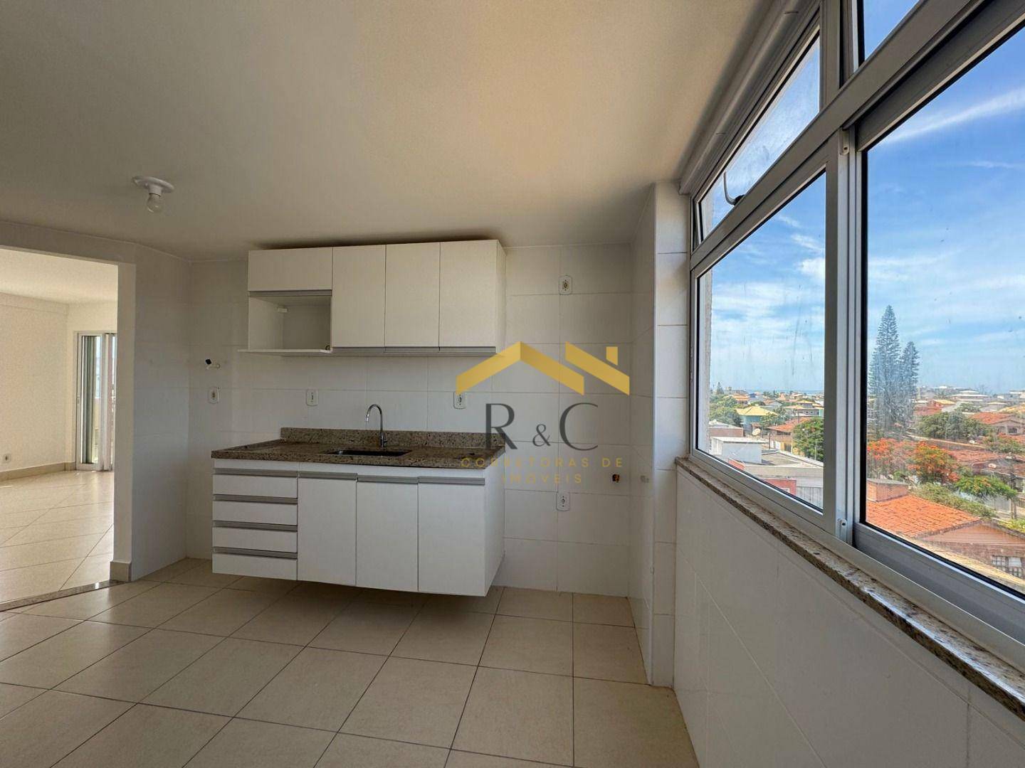 Casa à venda com 2 quartos, 70m² - Foto 10