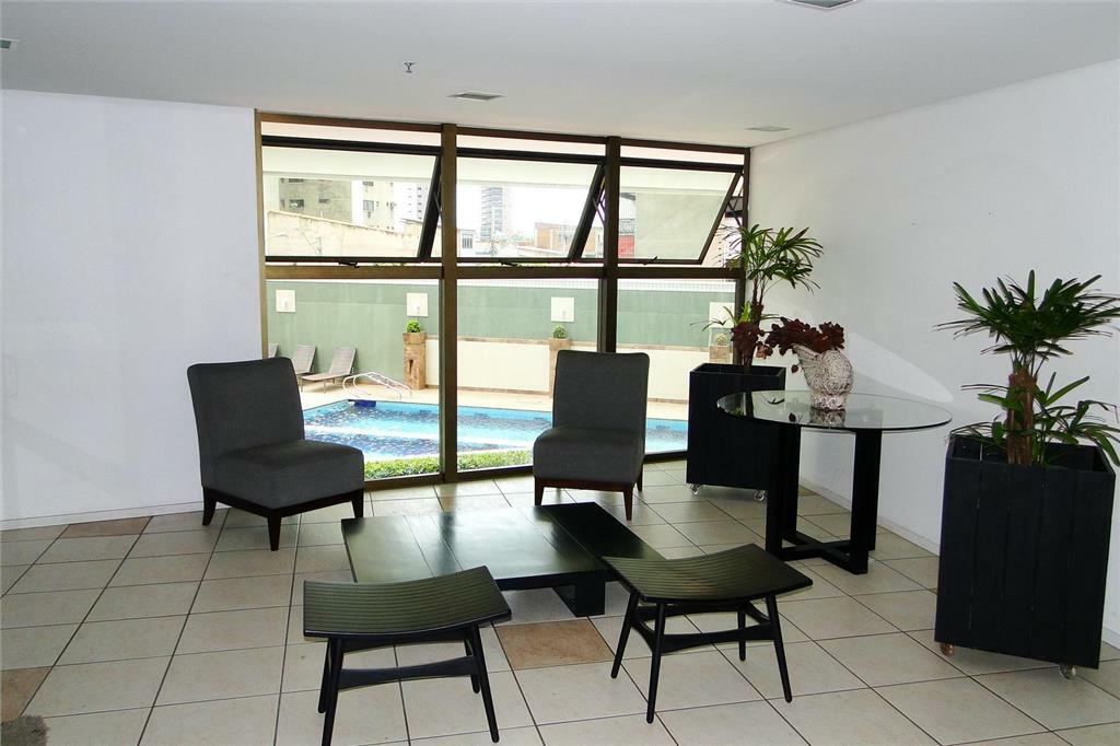 Apartamento à venda com 2 quartos, 70m² - Foto 11