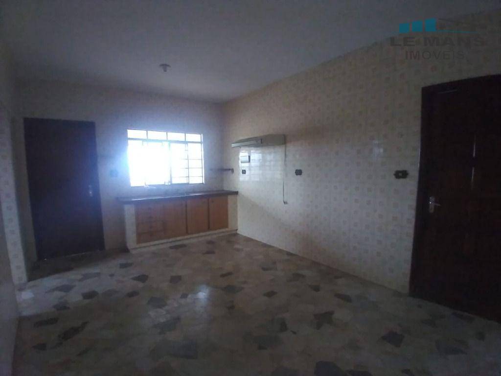 Casa à venda com 3 quartos, 195m² - Foto 7