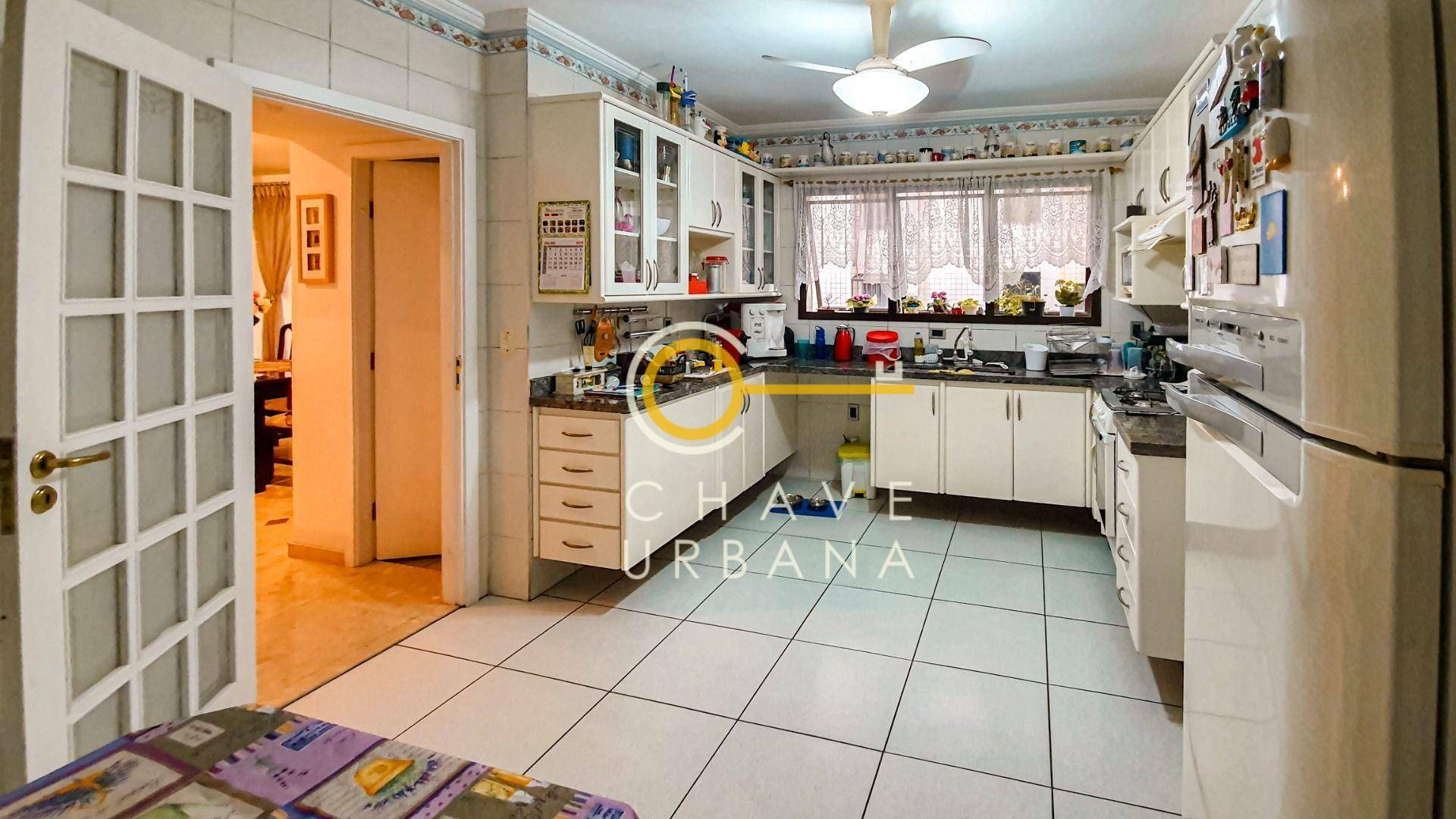 Apartamento à venda com 3 quartos, 222m² - Foto 23