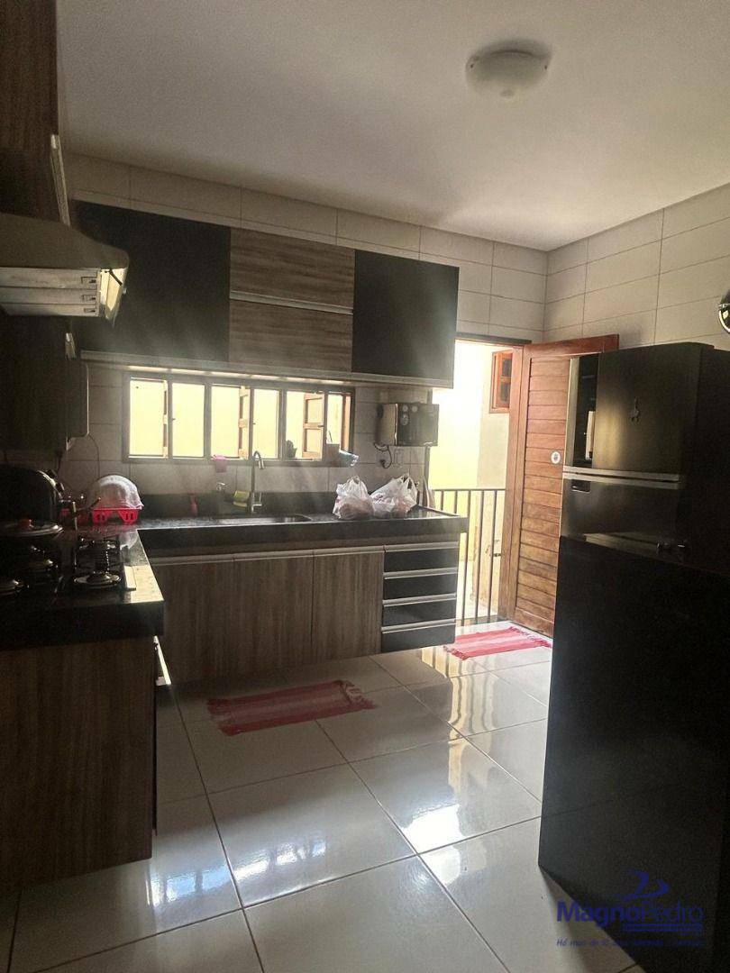 Casa para alugar com 3 quartos, 270M2 - Foto 6