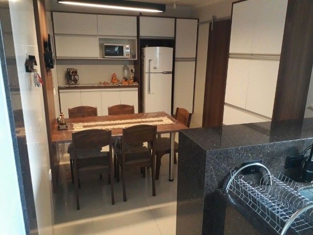 Casa à venda com 3 quartos, 160m² - Foto 1