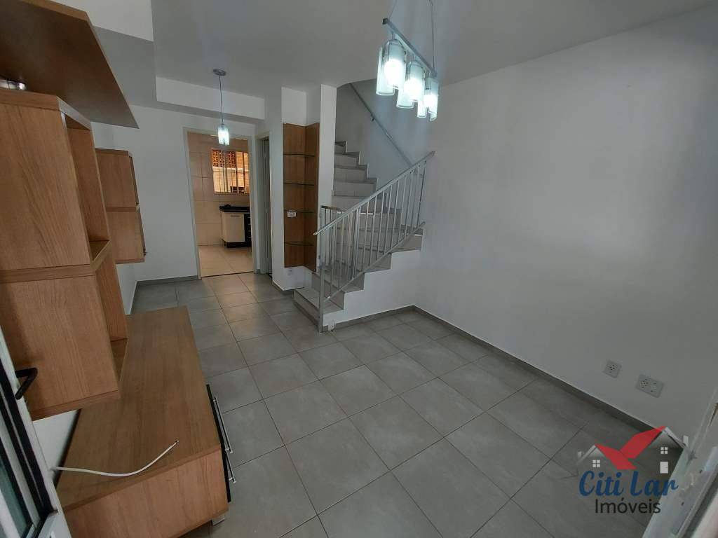 Sobrado para alugar com 2 quartos, 54m² - Foto 4