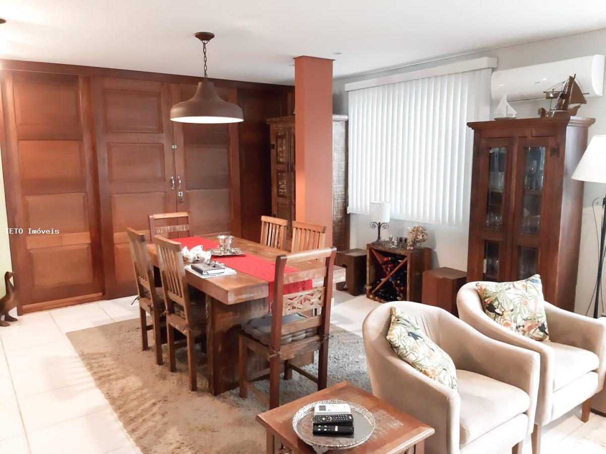 Casa à venda com 3 quartos, 245m² - Foto 11