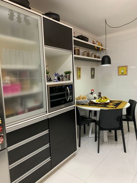 Casa de Condomínio à venda com 4 quartos, 230m² - Foto 15