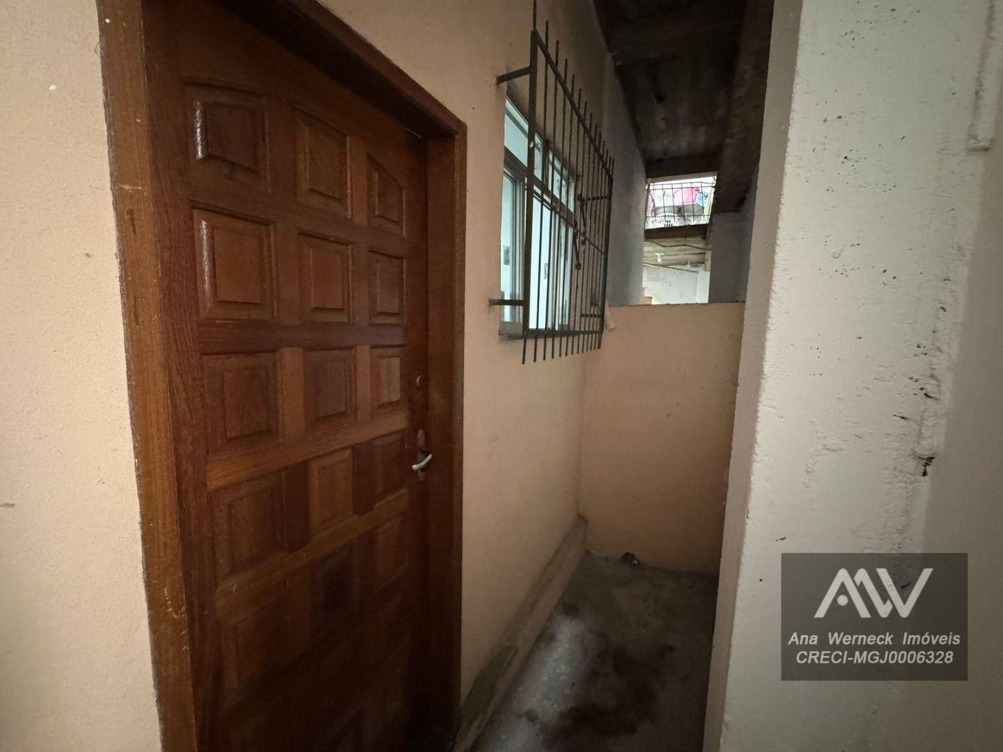 Casa à venda com 1 quarto, 50m² - Foto 2