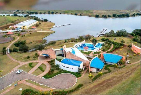 Loteamento e Condomínio, 1500 m² - Foto 1