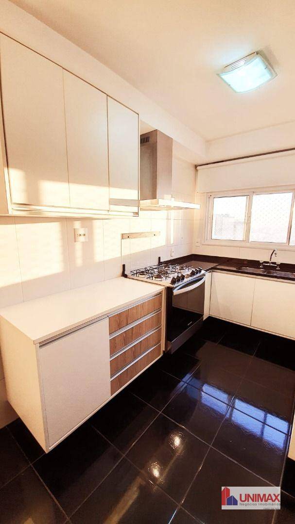 Apartamento para alugar com 3 quartos, 212m² - Foto 7