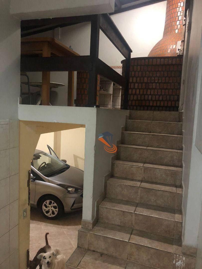 Casa à venda com 4 quartos, 210m² - Foto 21