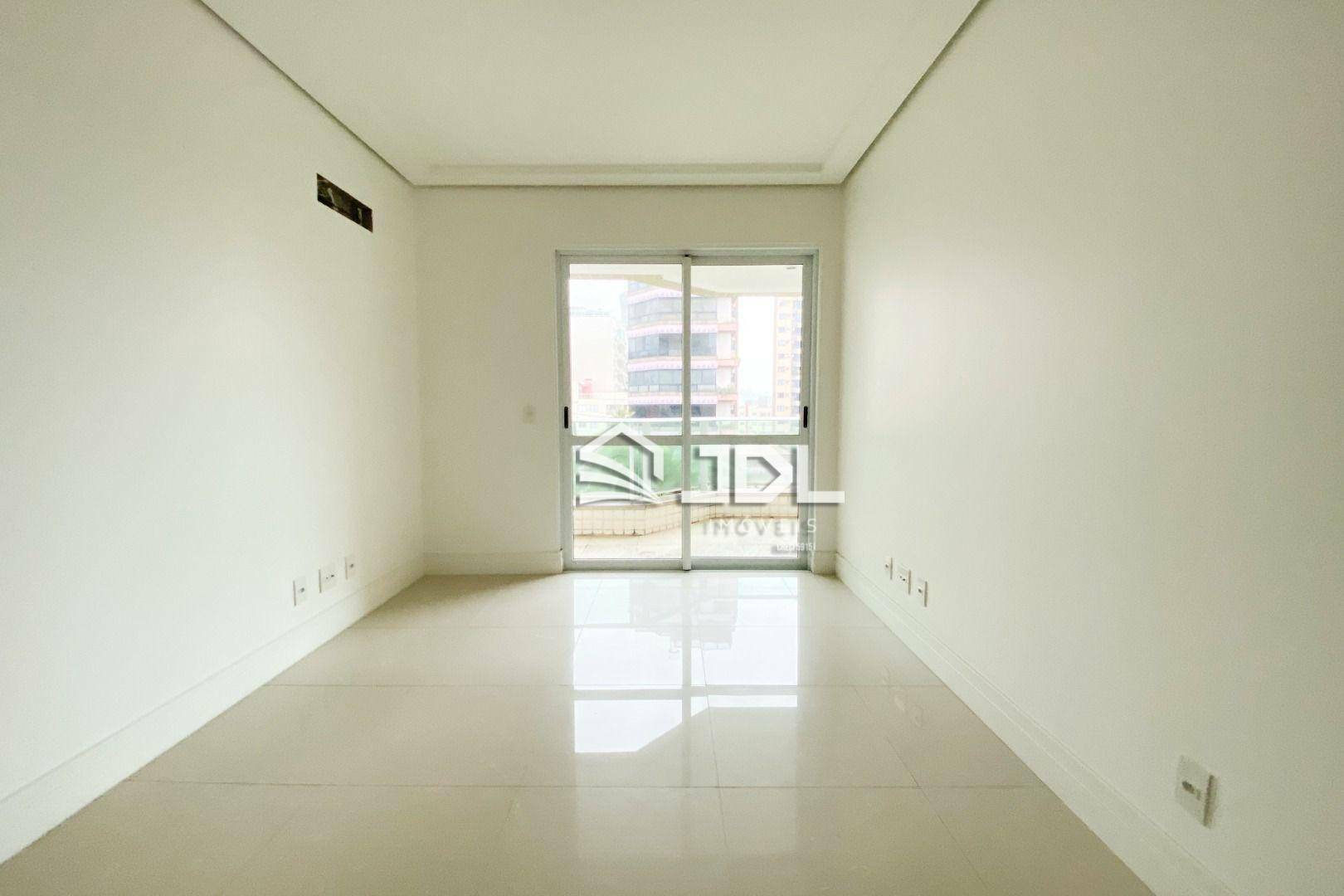 Apartamento à venda com 3 quartos, 255m² - Foto 34