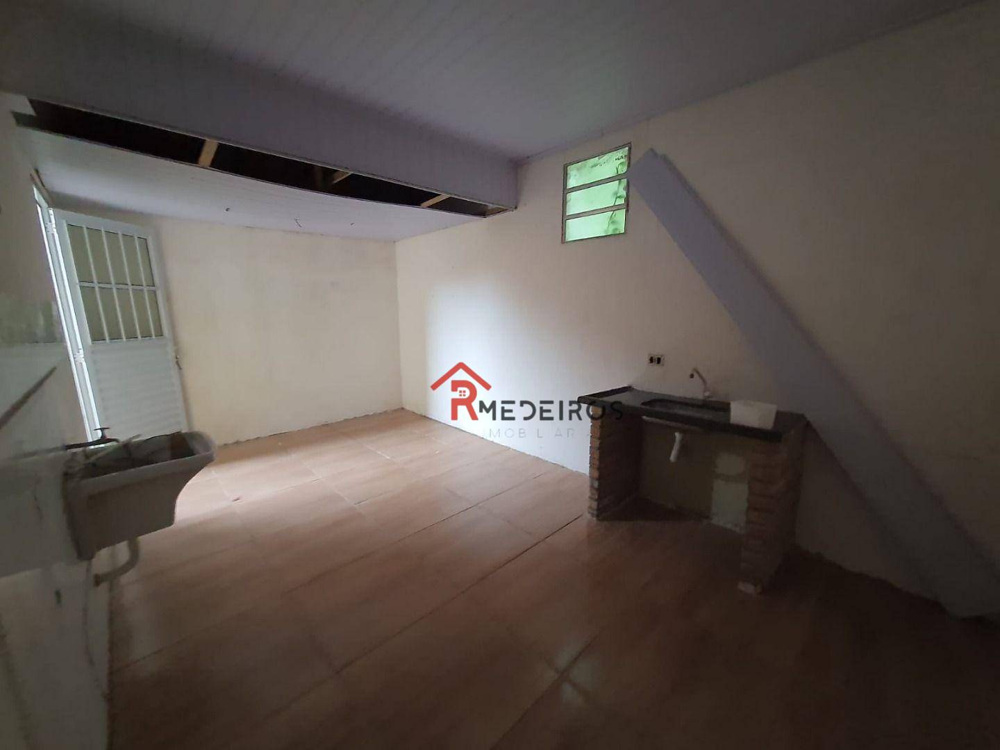 Casa à venda com 2 quartos, 68m² - Foto 11