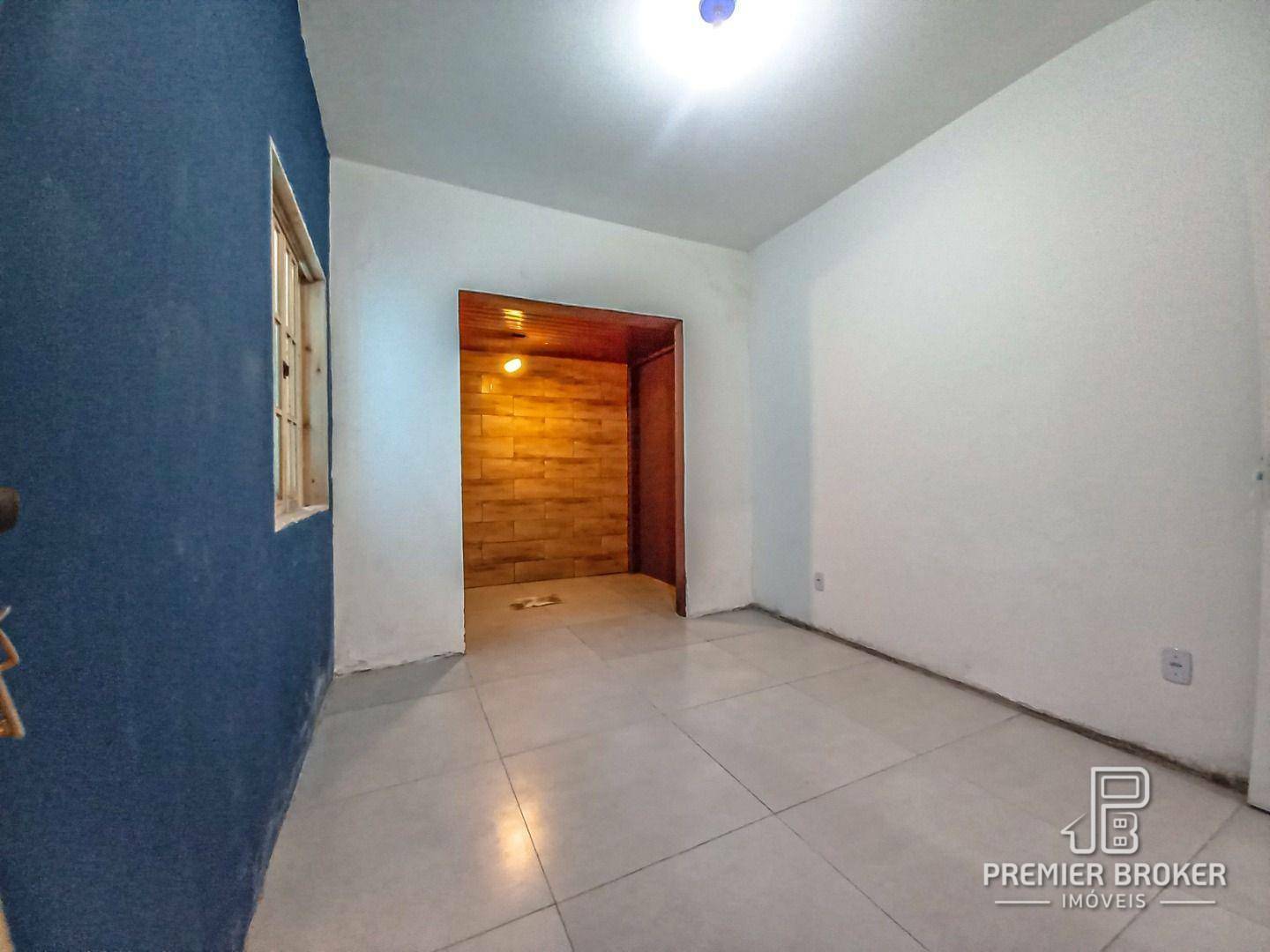 Casa à venda com 3 quartos, 100m² - Foto 4