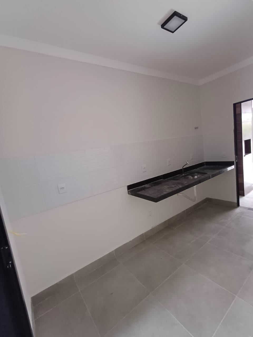 Casa à venda com 2 quartos, 90m² - Foto 3