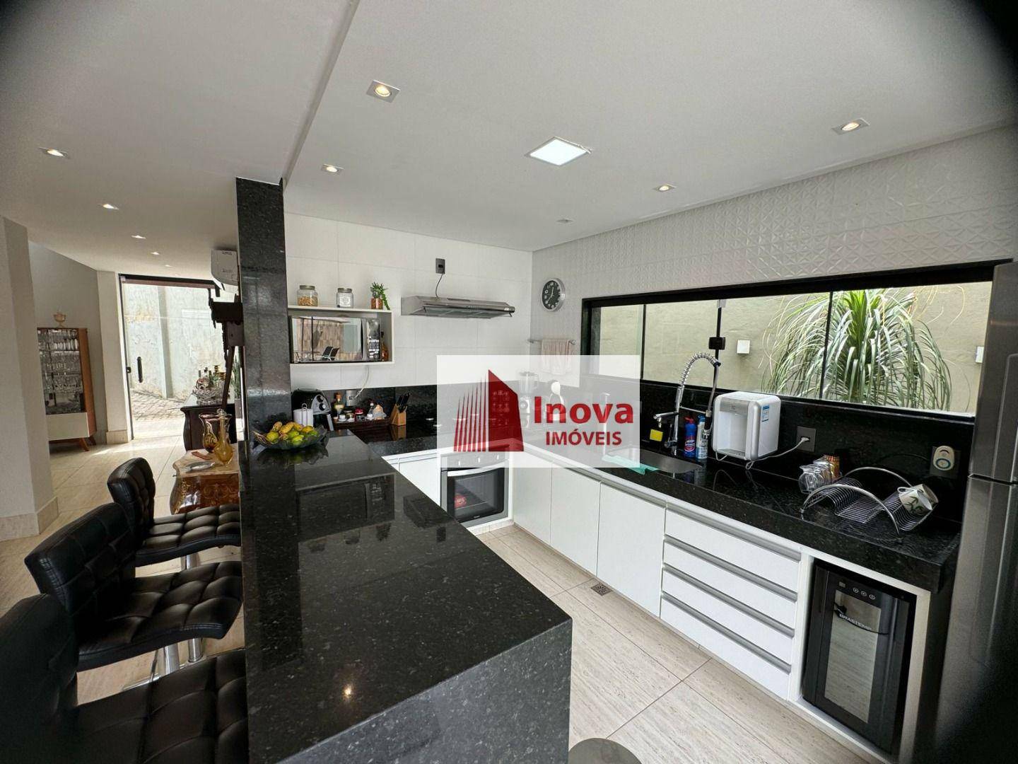 Casa à venda com 3 quartos, 300m² - Foto 35