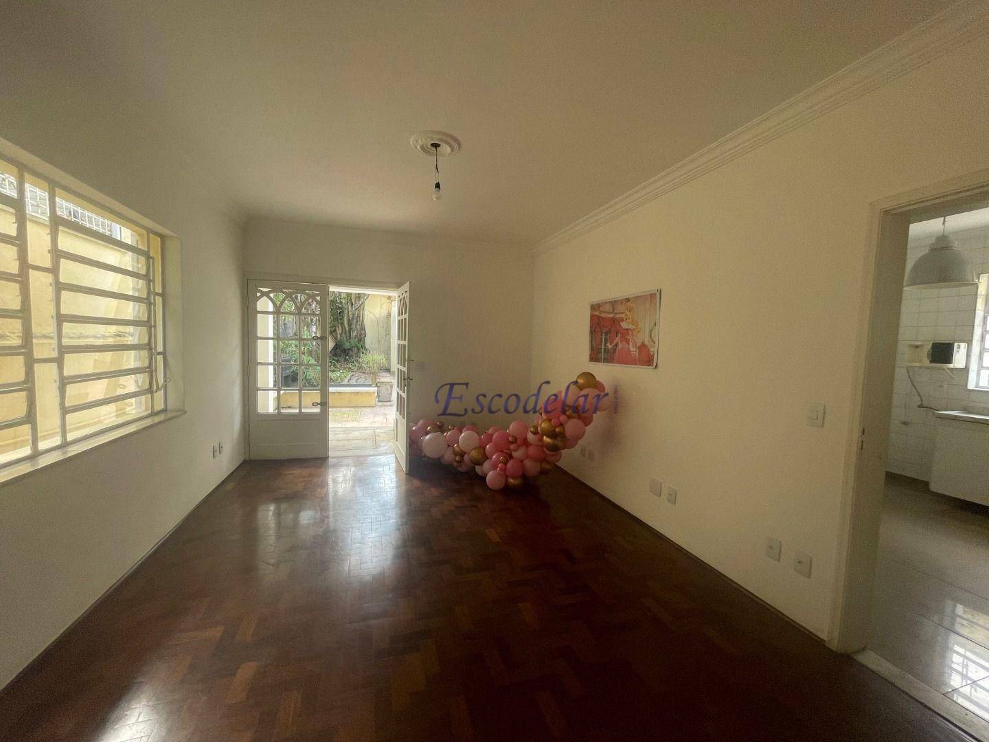 Casa para alugar com 4 quartos, 260m² - Foto 11