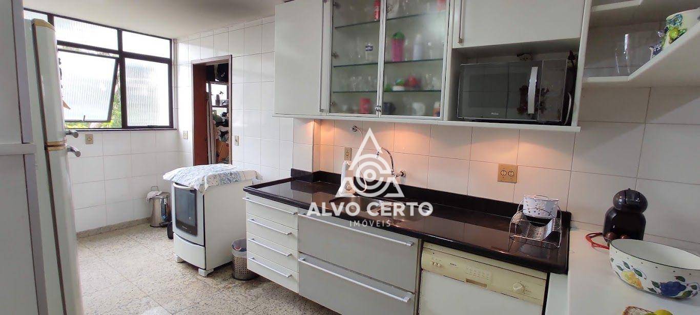 Apartamento à venda com 3 quartos, 144m² - Foto 11