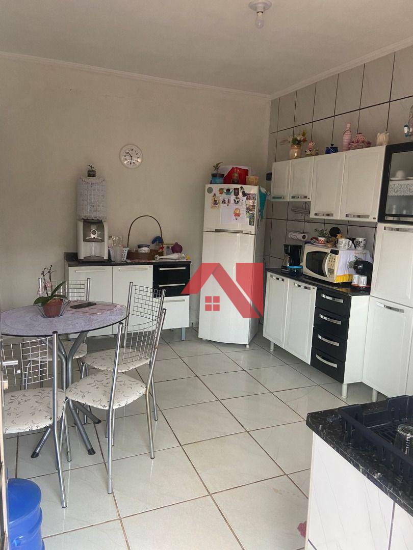 Casa à venda com 2 quartos, 90m² - Foto 12