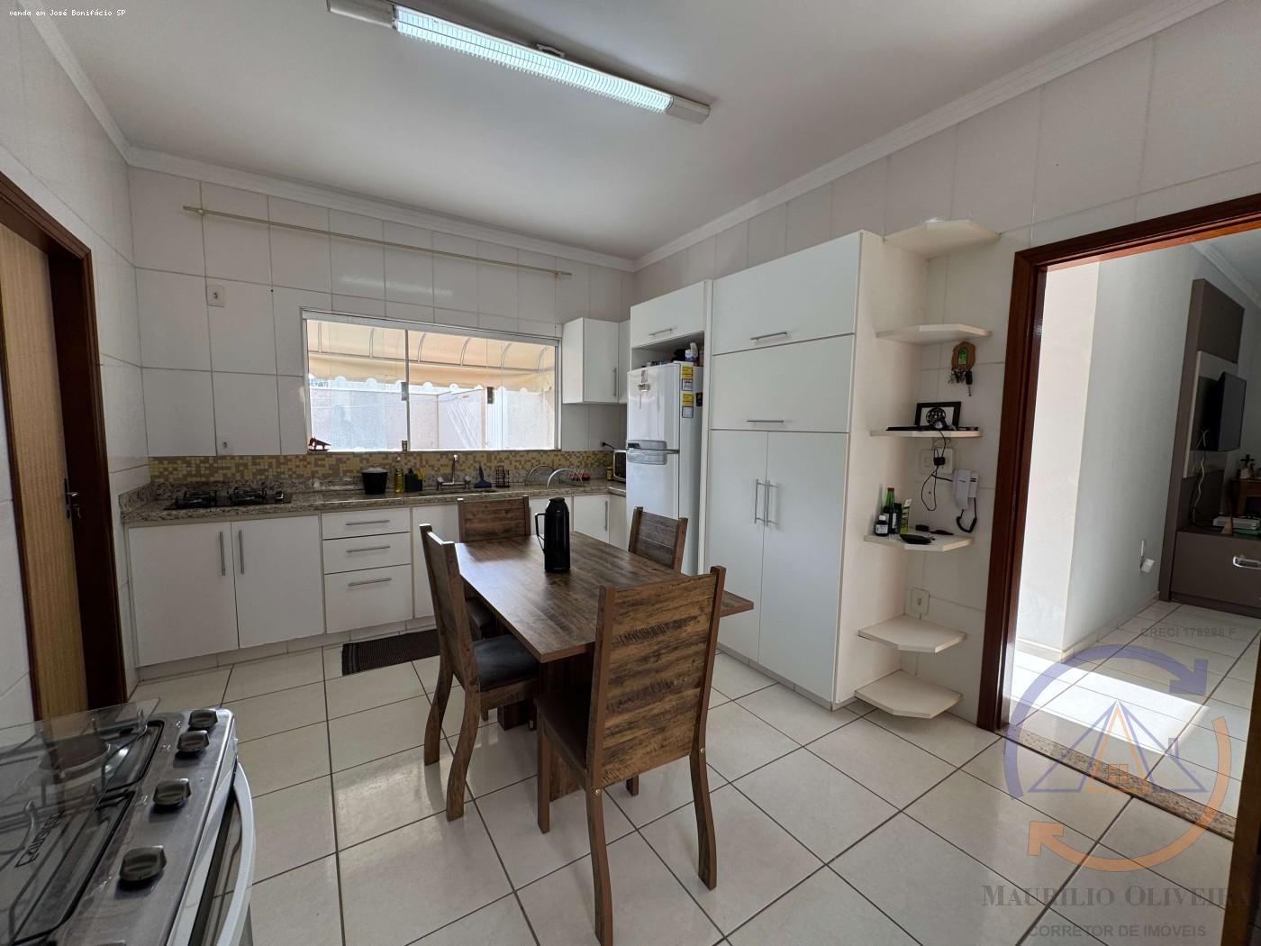Casa à venda com 3 quartos, 312m² - Foto 16