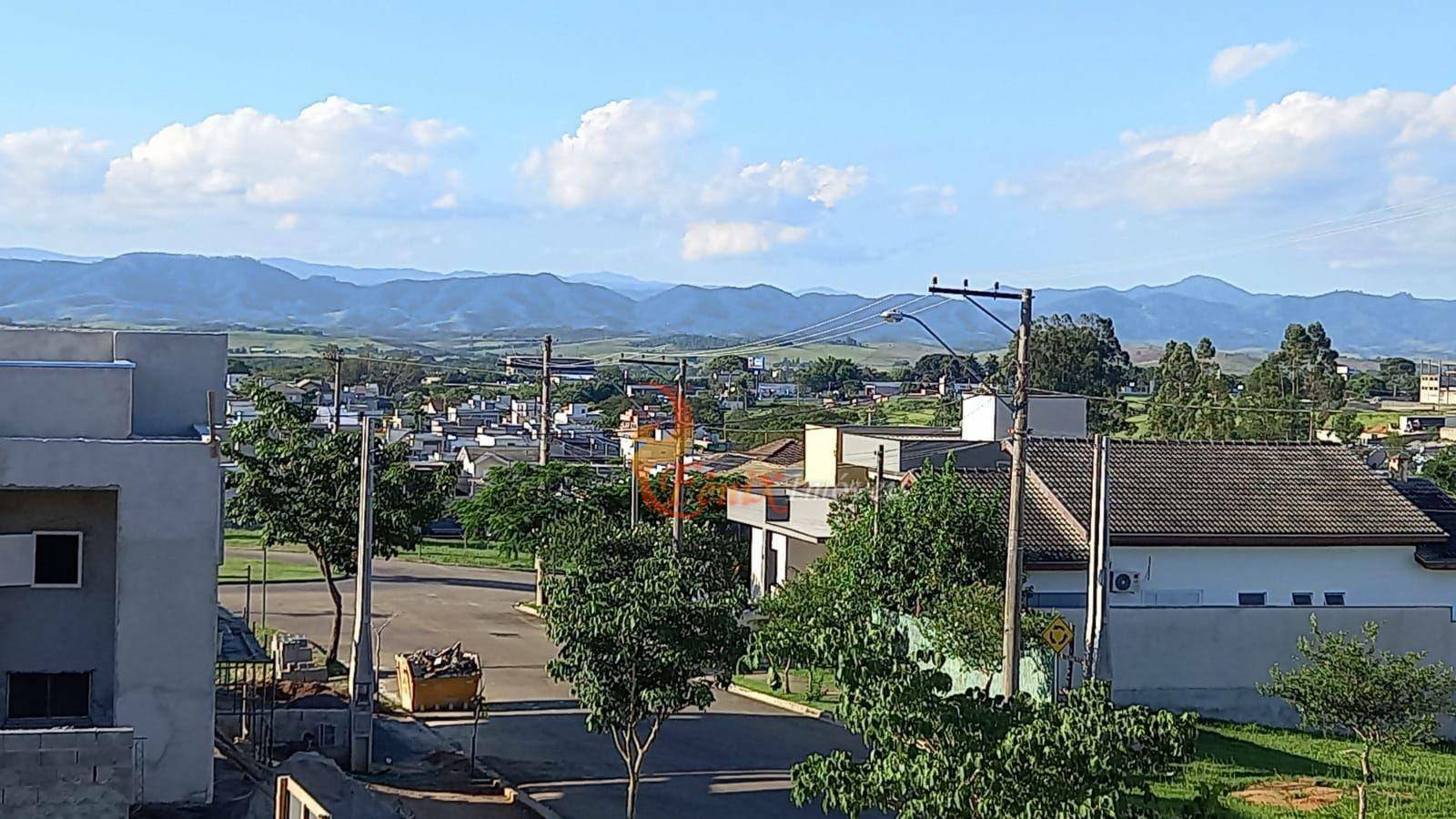 Casa de Condomínio à venda com 3 quartos, 200m² - Foto 2