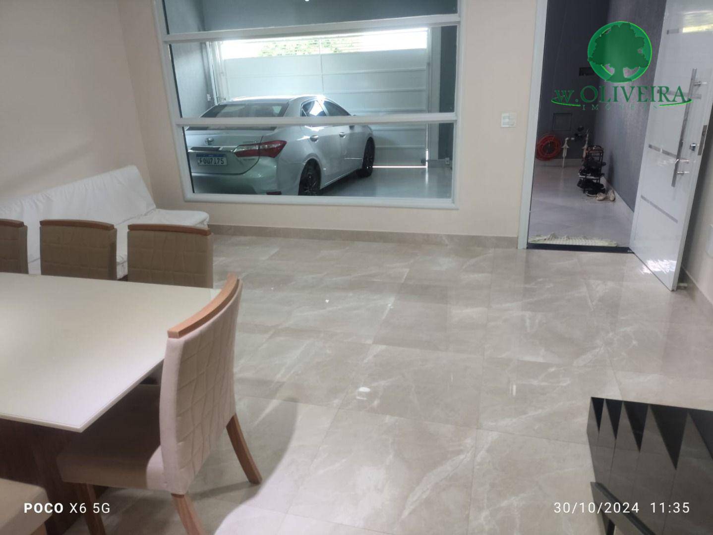 Sobrado à venda com 4 quartos, 210m² - Foto 1