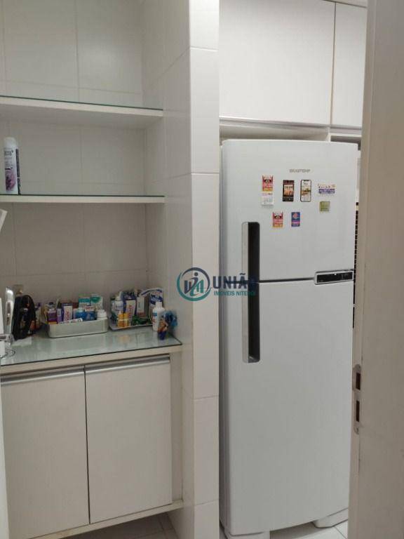 Apartamento à venda com 2 quartos, 75m² - Foto 15