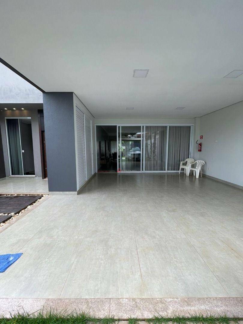 Casa para alugar com 2 quartos, 220m² - Foto 2