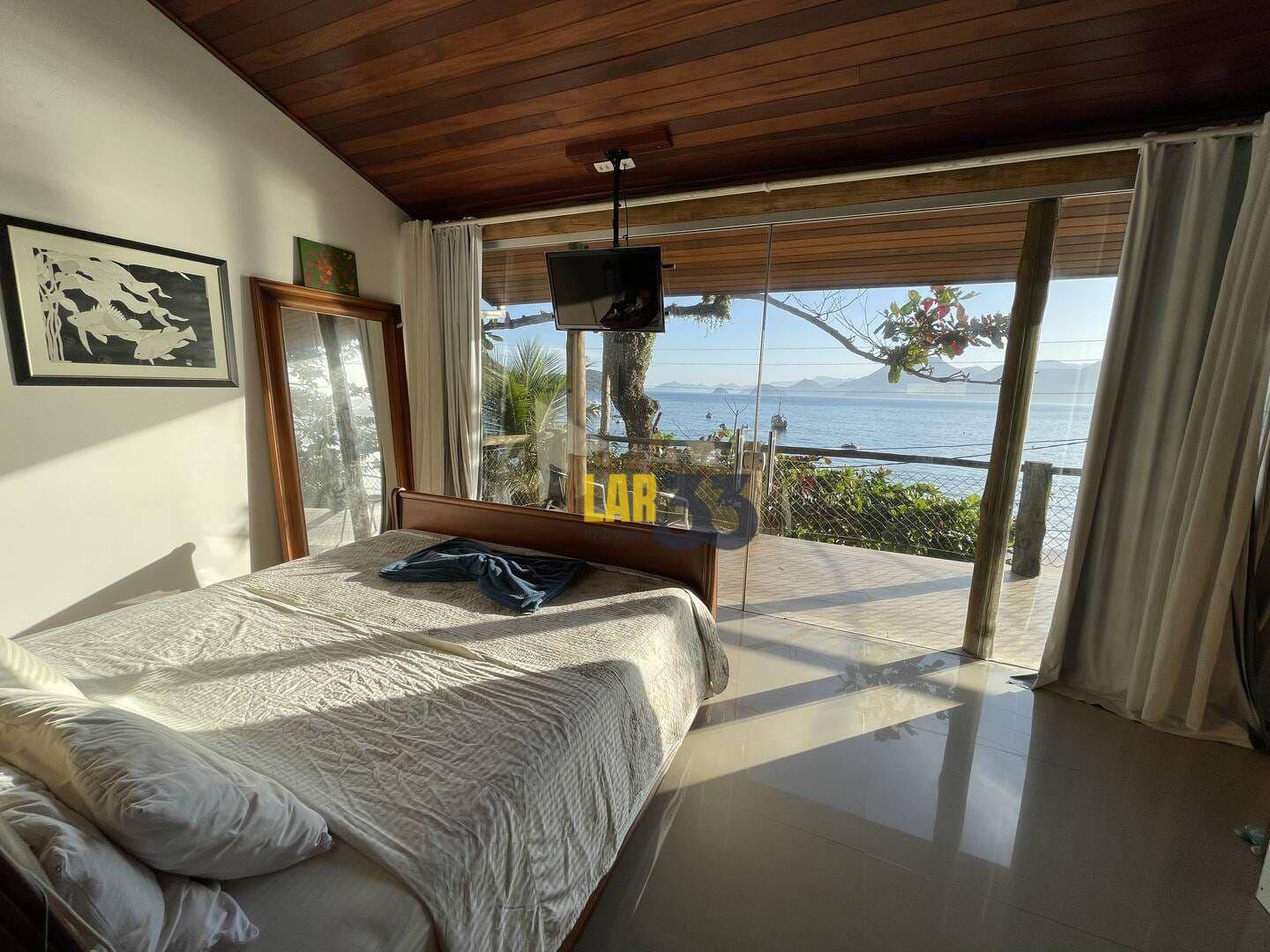 Casa à venda com 6 quartos, 260m² - Foto 15