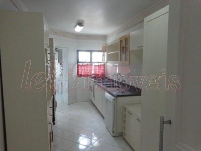 Apartamento para alugar com 2 quartos, 125m² - Foto 11