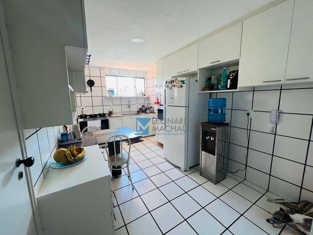 Apartamento à venda com 3 quartos, 150m² - Foto 8