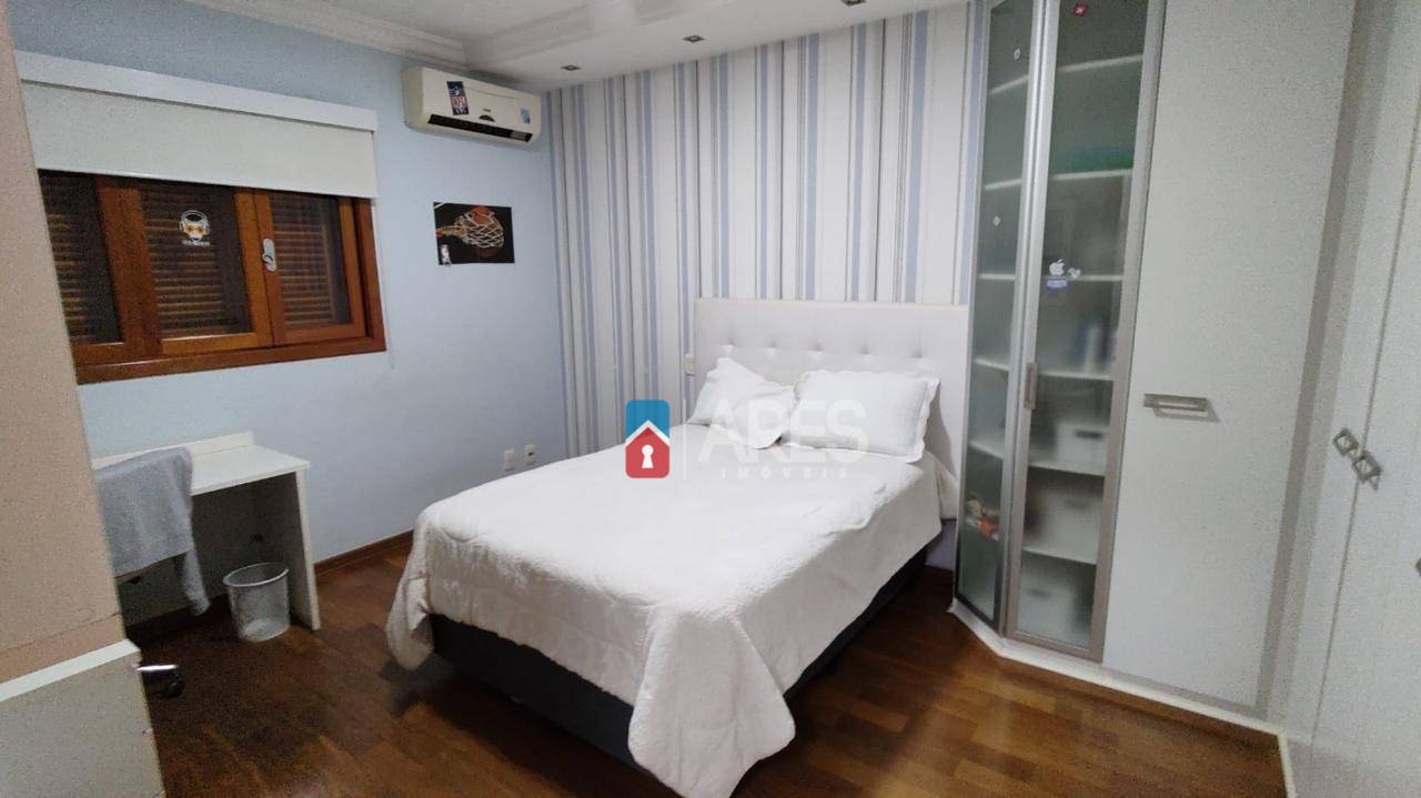 Casa à venda com 3 quartos, 380m² - Foto 18
