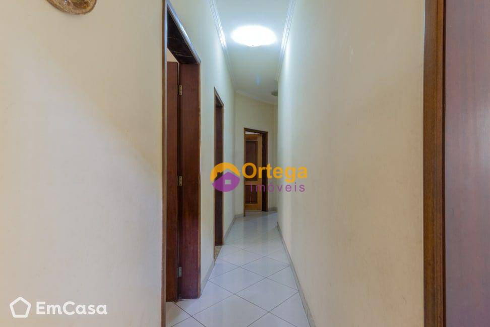 Sobrado à venda com 4 quartos, 200m² - Foto 25