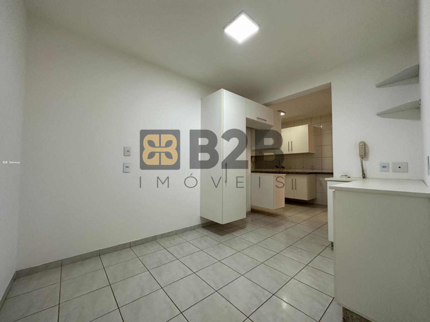 Apartamento à venda com 3 quartos, 135m² - Foto 19