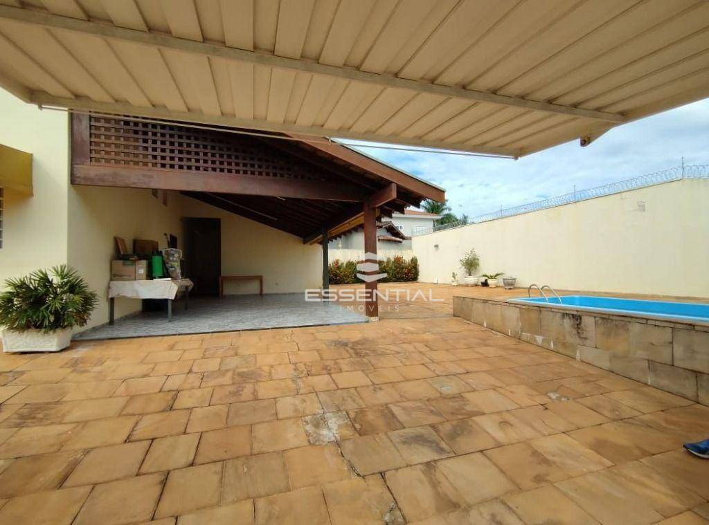 Casa para alugar com 4 quartos, 300m² - Foto 24