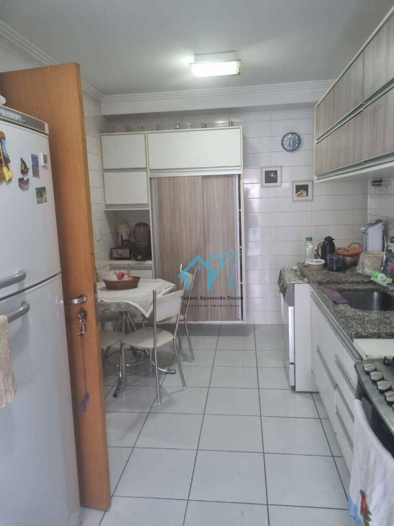 Apartamento à venda com 3 quartos, 146m² - Foto 13