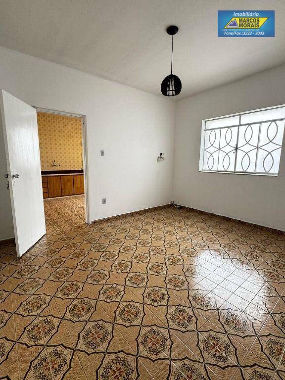 Casa para alugar com 2 quartos, 170m² - Foto 7