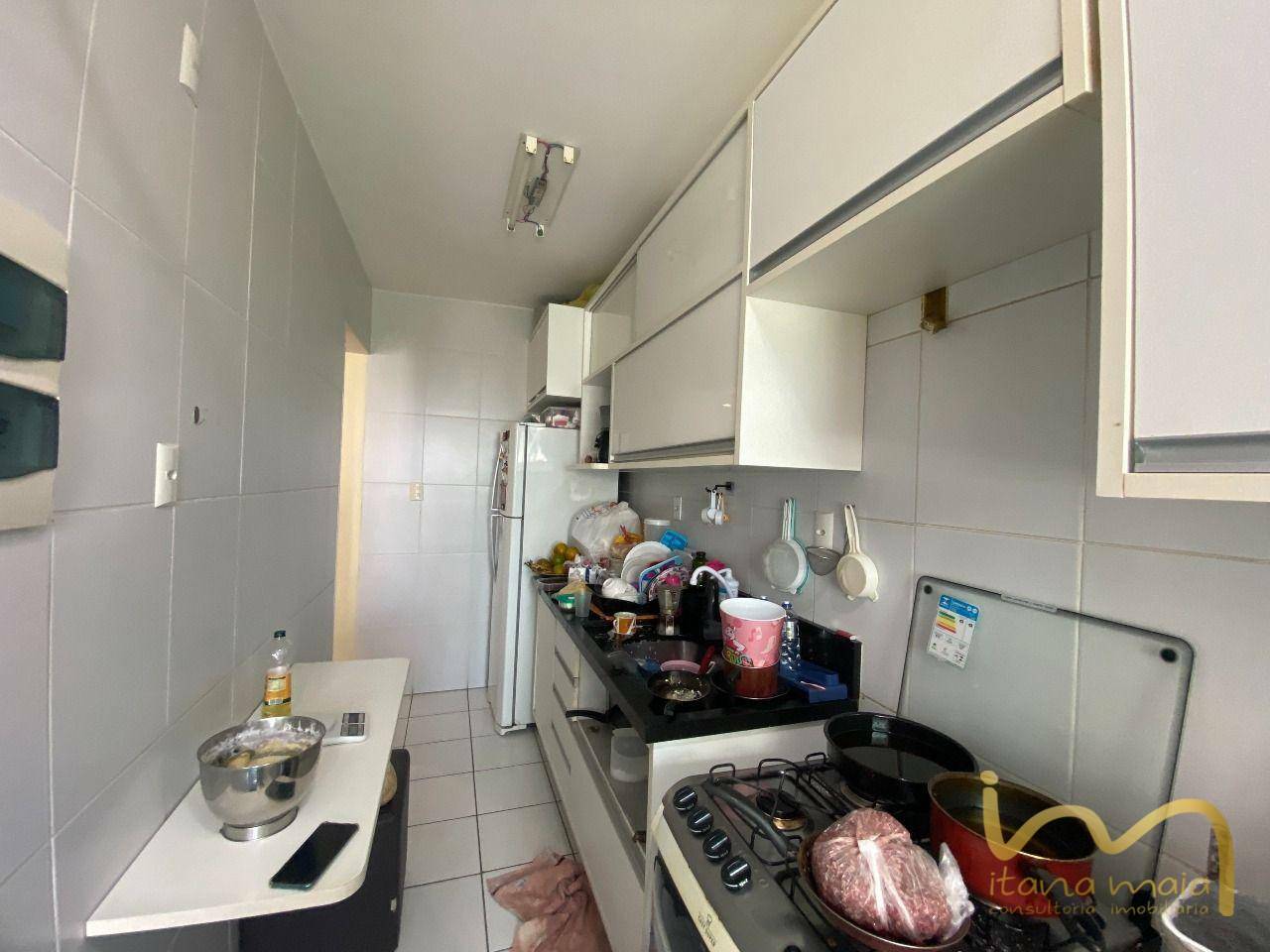 Apartamento à venda com 2 quartos, 67m² - Foto 2