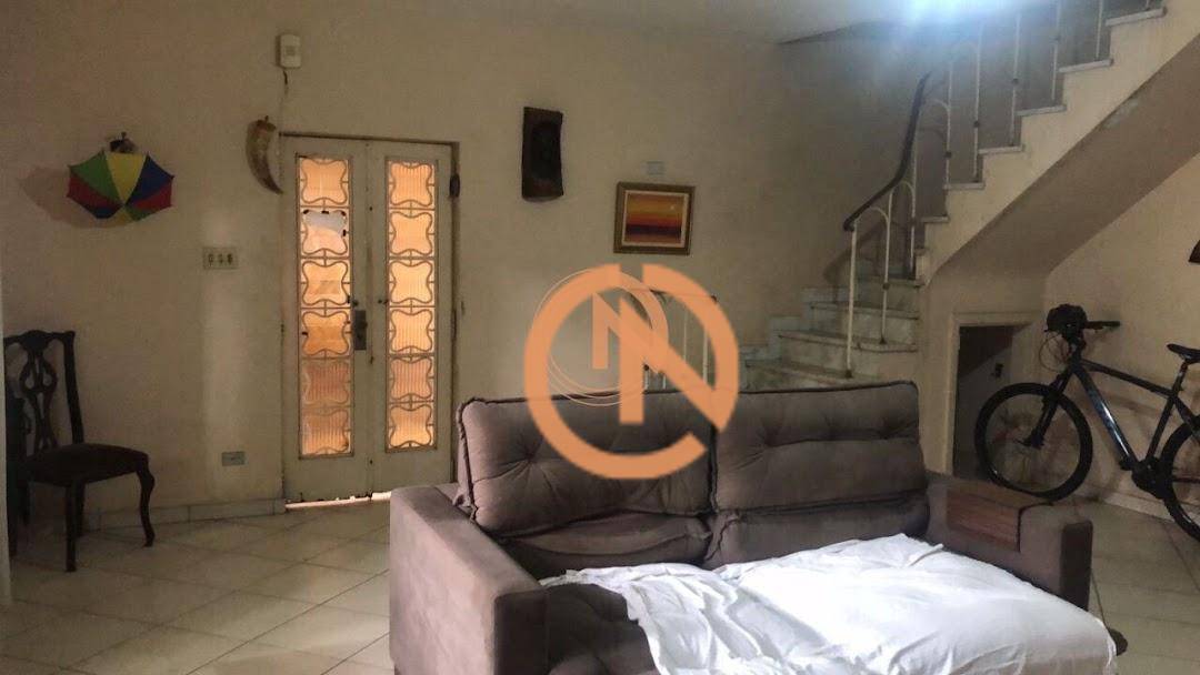 Sobrado à venda e aluguel com 4 quartos, 180m² - Foto 2