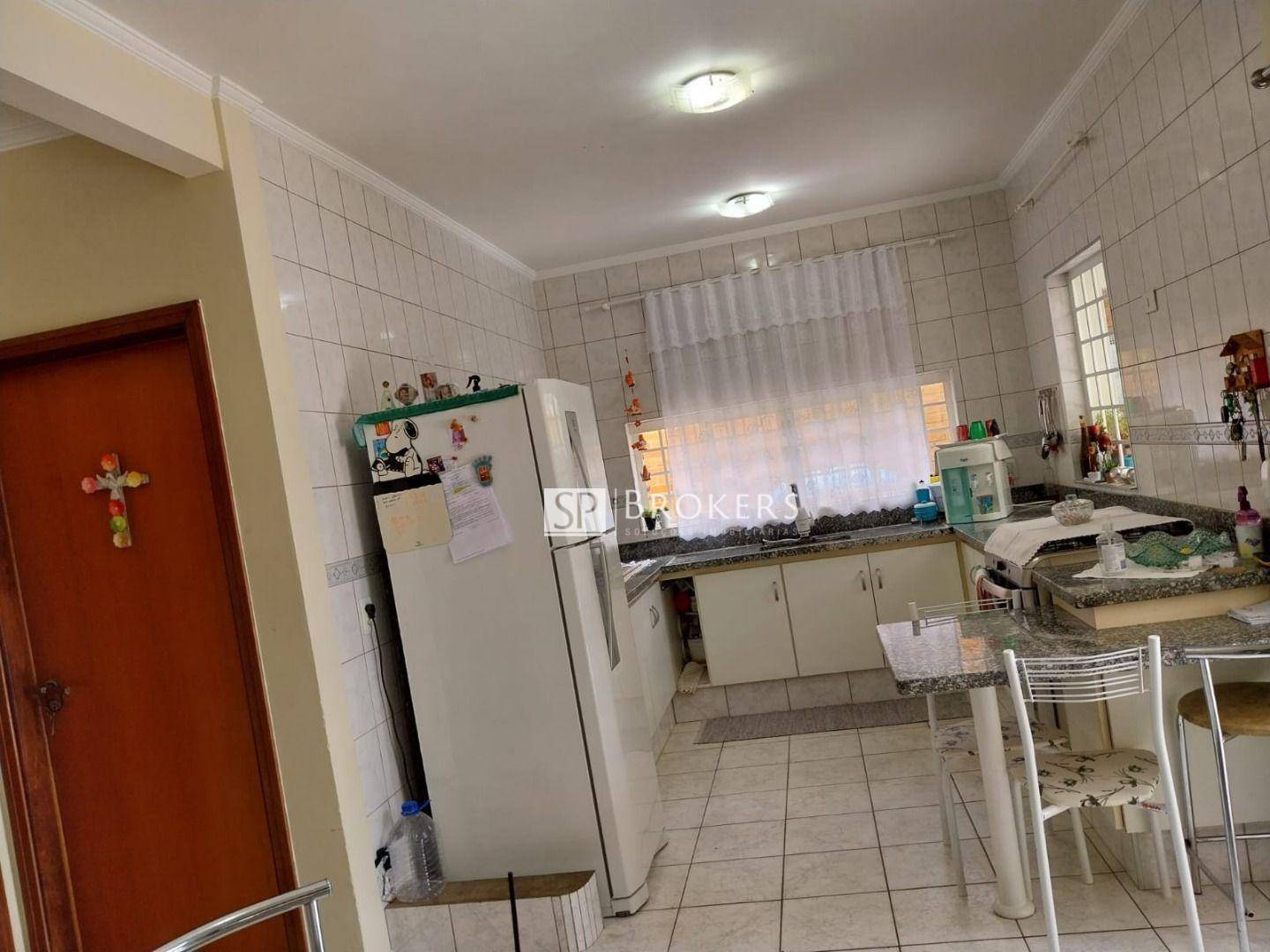 Casa à venda com 3 quartos, 300m² - Foto 8