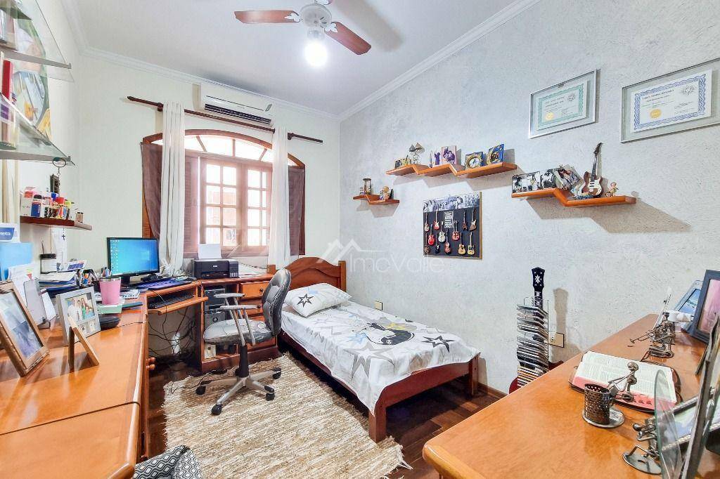 Casa de Condomínio à venda com 4 quartos, 185m² - Foto 18