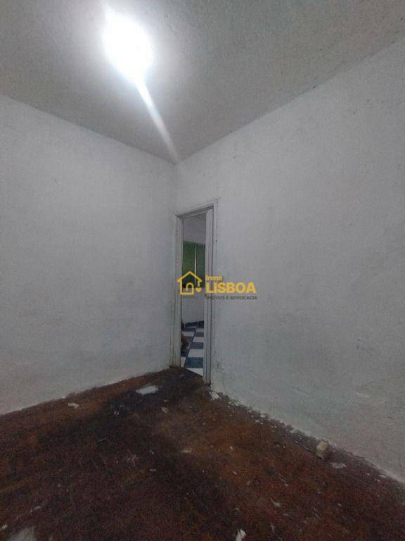 Casa para alugar com 2 quartos, 40m² - Foto 10